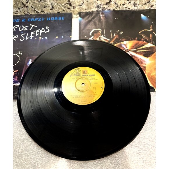 Neil Young & Crazy Horse Rust Never Sleeps LP w/ Insert Reprise Records HS 2295 - Picture 4 of 10